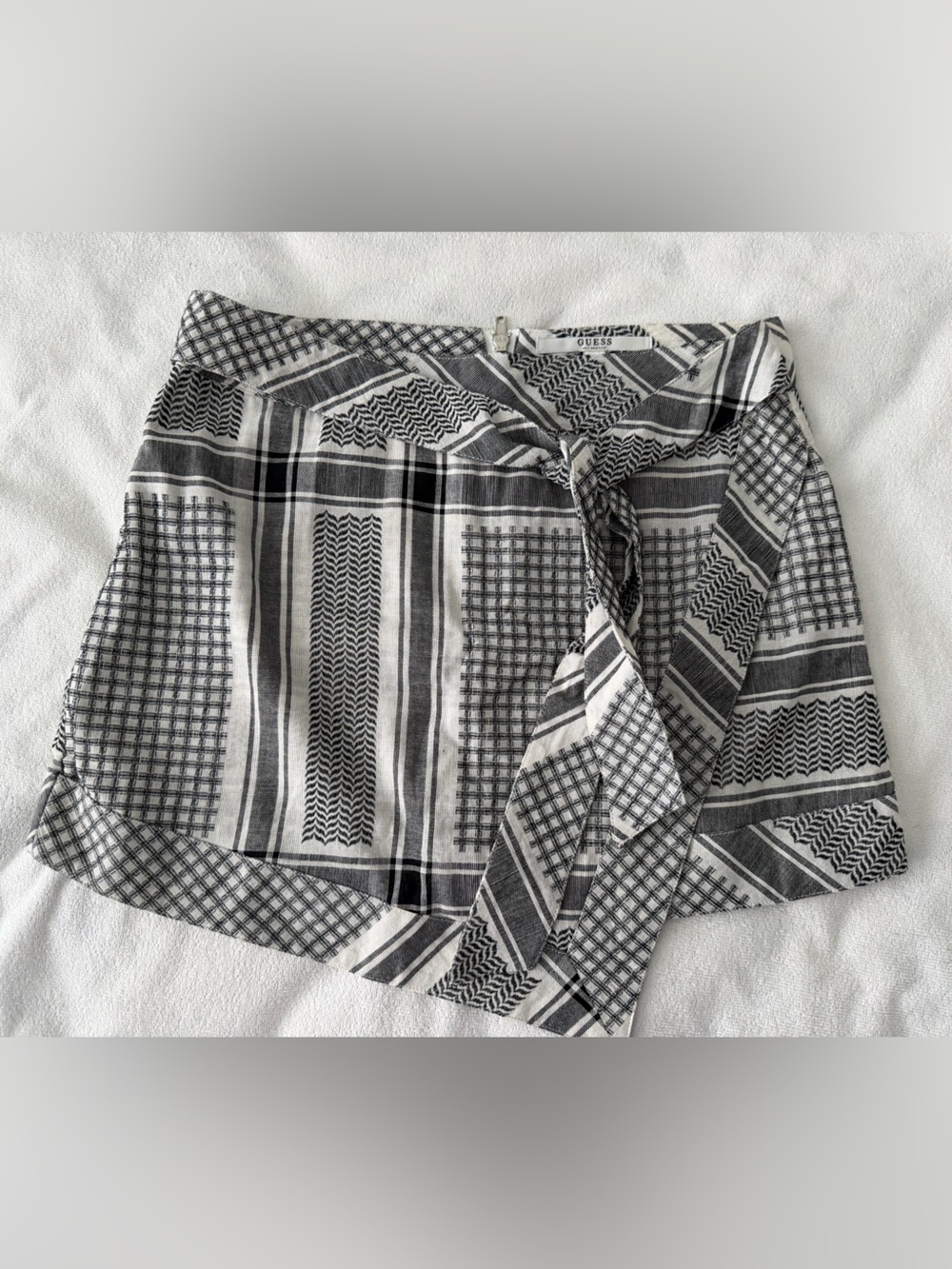 Guess Black and White Patterned Skirt